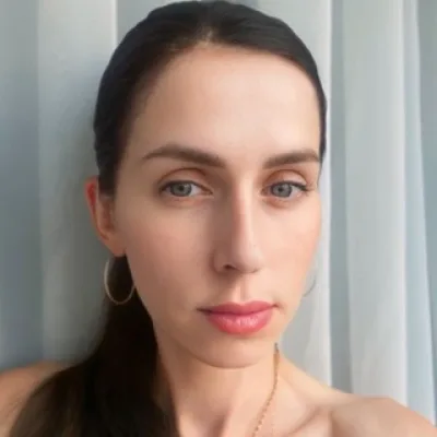 Юлия Любимова