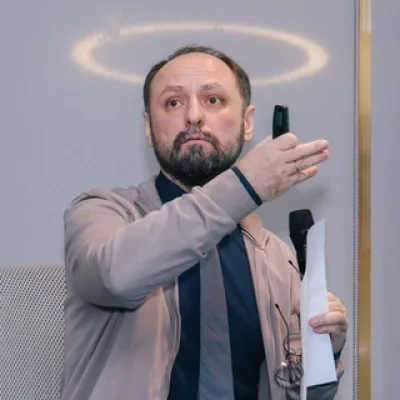 Петр Канаев