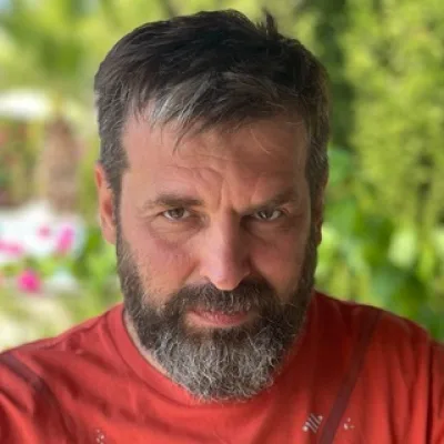 Андрей Константинов