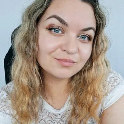 Елена Selphie