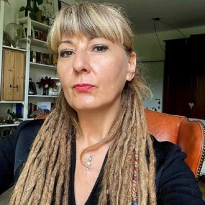 Raffaella Regoli canale ufficiale