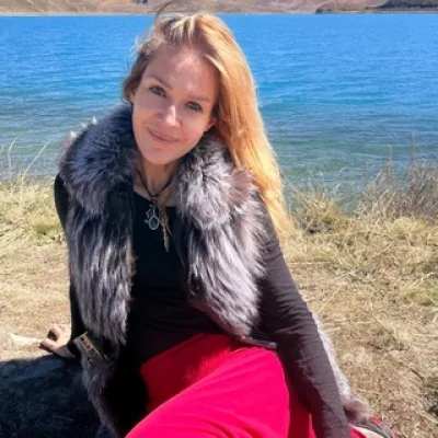 Alyona (Алена)