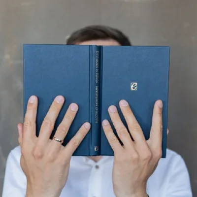 Красные глаза 👓📖