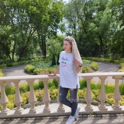 Джули Шэн