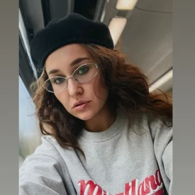 Анна Еросланова