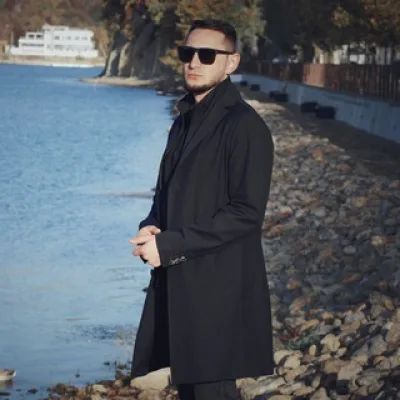 Олег Власенко